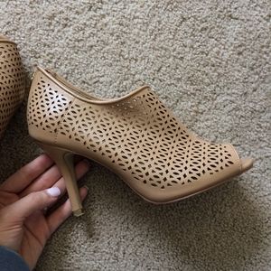 Ann Taylor heels